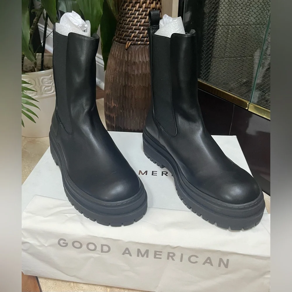 NWT Good American Women’s Chelsea Leather Boot
